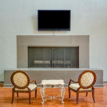 Oyo Hotel Tulsa I-44 Midtown 外观 照片