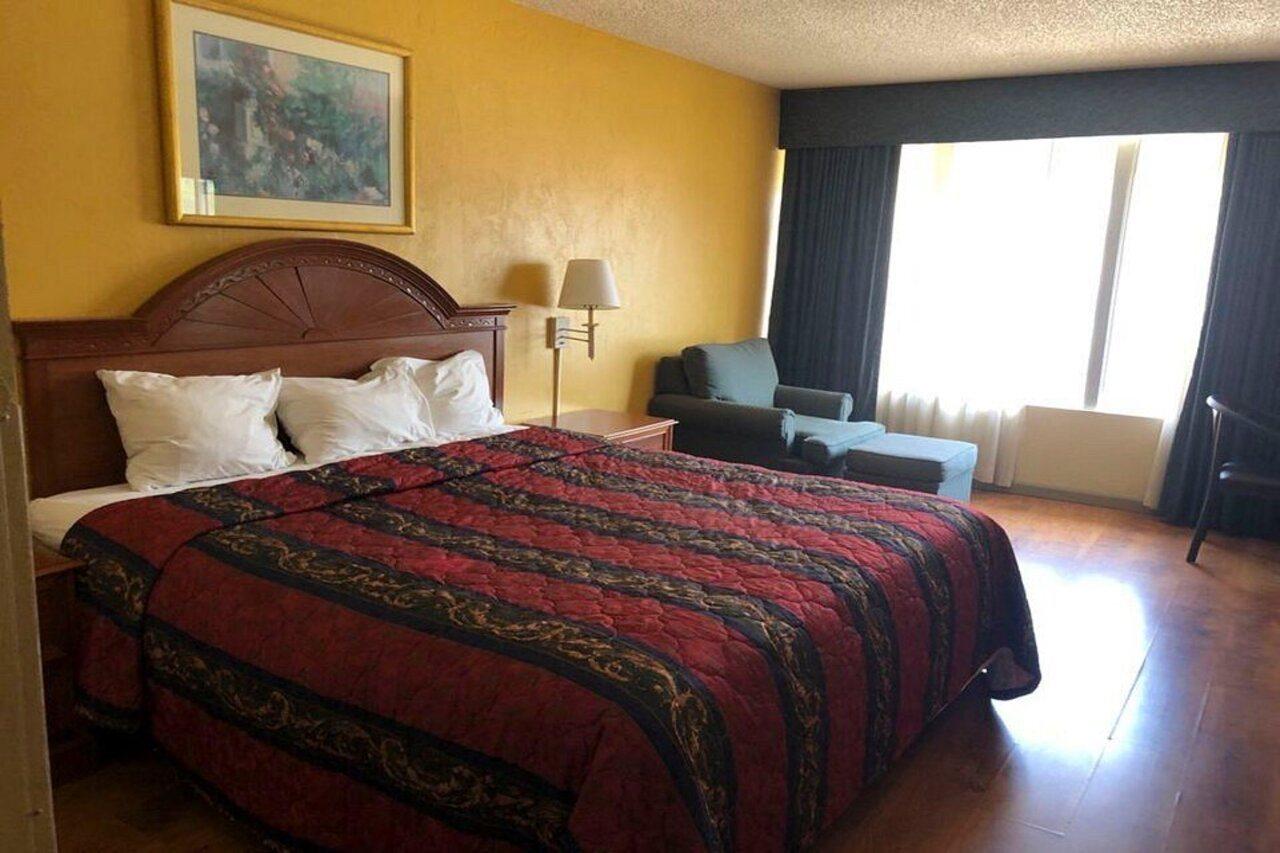 Oyo Hotel Tulsa I-44 Midtown 外观 照片