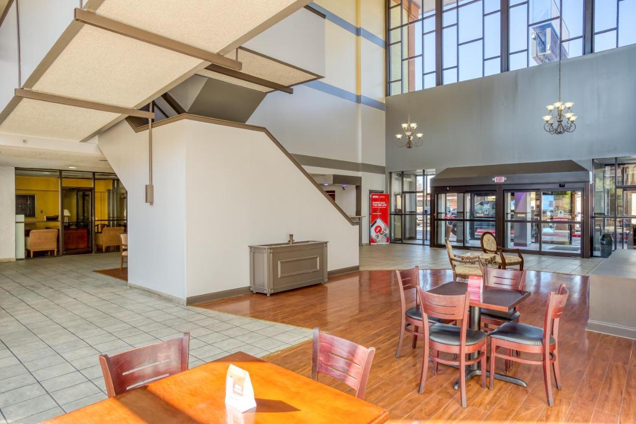 Oyo Hotel Tulsa I-44 Midtown 外观 照片
